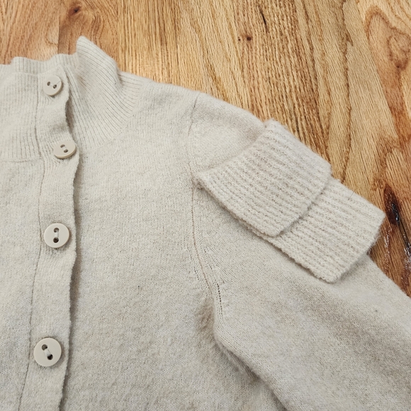 Anthropologie Charlie And Robin Knit Sweater Cardigan Ruffled Ivory Beige XS - Picture 10 of 10